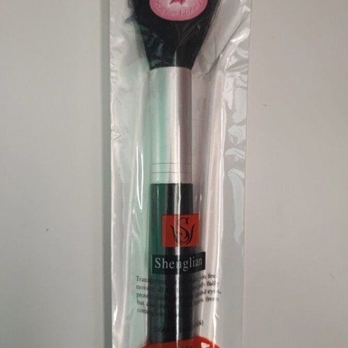 Makeup brush for blush or powder new