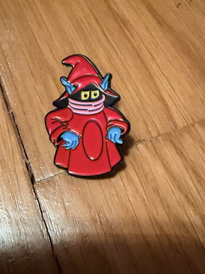 Vintage He-man cartoon pin like new