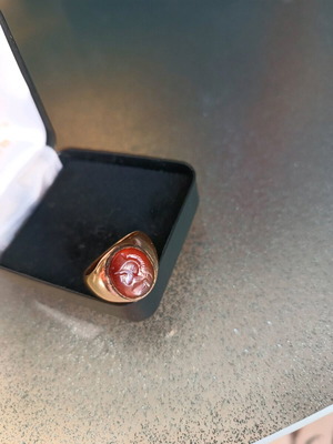 Chevalier ring with carnelian intaglio 14K like new
