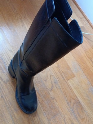 Zara boots size 37 like new, black