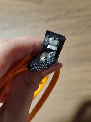Serial ATA cable like new, yellow for HDD and SSD