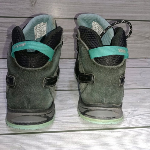 Salewa Gore Tex Carbon N 35 sports shoes like new, colorful