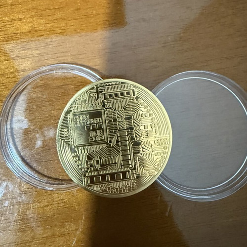 Bitcoin Collectible Coin new, gold plated with protective case