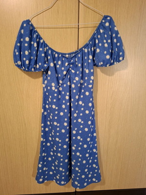 Mini floral dress Only medium, like new, white and blue