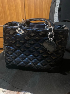 Τσάντα χειρός μαύρη σαν καινούργιο