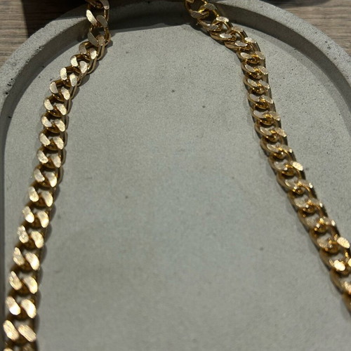 Chain gold color new with adjustable size