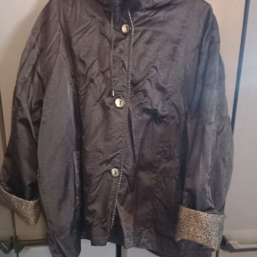 Women's reversible coat made of premium fabric like new