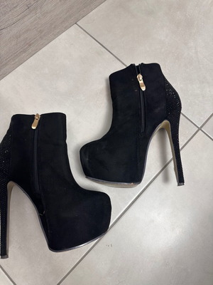 High-heeled ankle boots like new with rhinestones, size 37