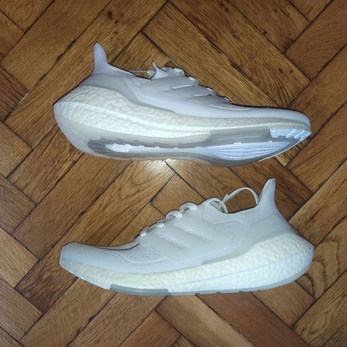 Adidas Ultraboost 22 sports shoes like new, white