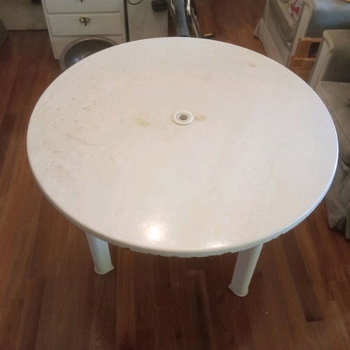Rotunda table white outdoor used with umbrella hole