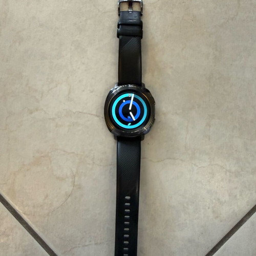 Samsung Gear Sport like new, waterproof 5ATM with charger