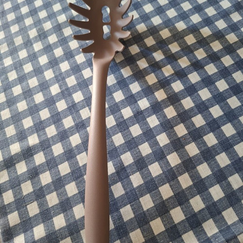 Durable pasta spoon up to 210 degrees Celsius, 31 cm