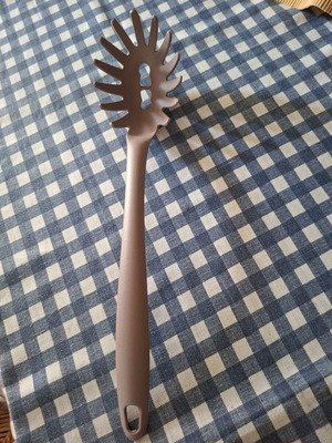Durable pasta spoon up to 210 degrees Celsius, 31 cm