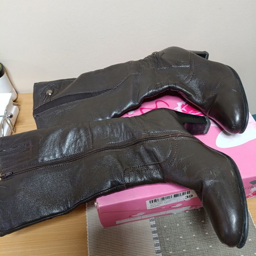 Brown women's boots size 40 like new
