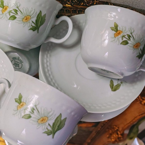 Kahla vintage porcelain tea and coffee set, 6 cups with saucers, Made in GDR