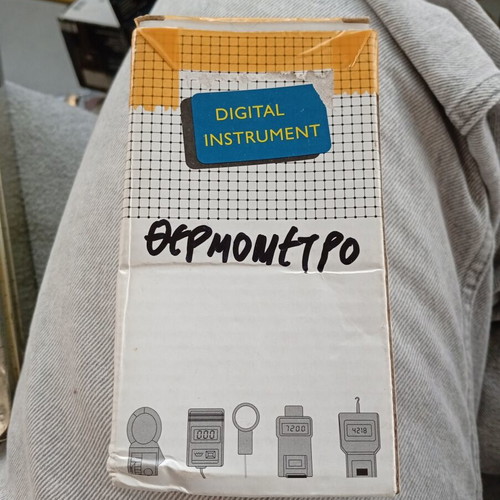 Digital Thermometer TM-902C with Type-K Sensor, New
