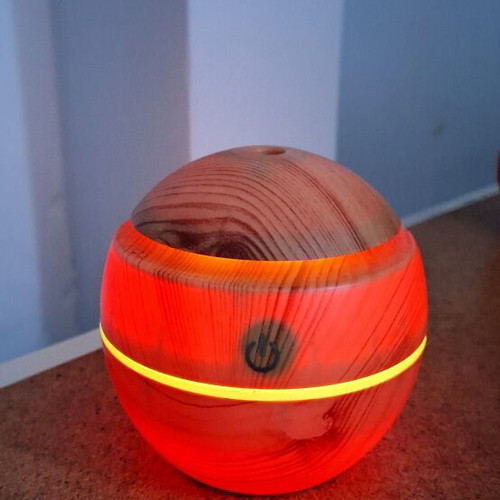 Ultrasonic Aroma Mini Atomization Humidifier 200ml with Color Changing LED like new