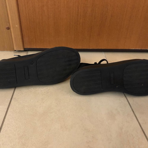 Italian athletic shoes new, black velvet size 37