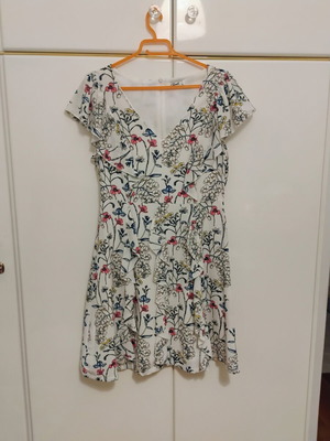 Axel floral dress like new, size L, white multicolor