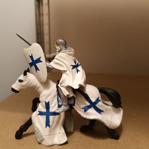 Knight with Horse Set like new, 10 cm figures