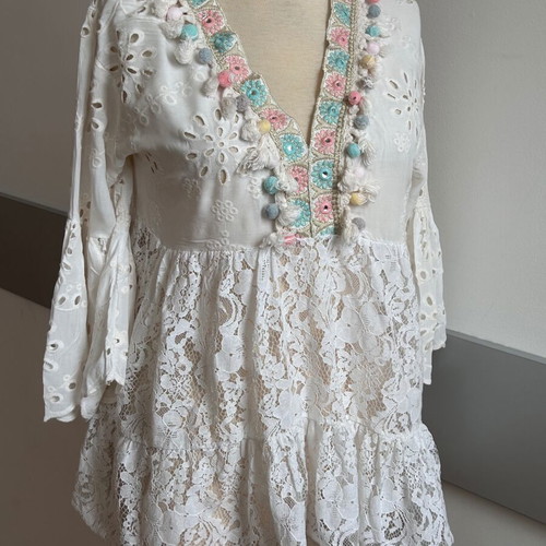 Lace tunic like new, white, size S/M