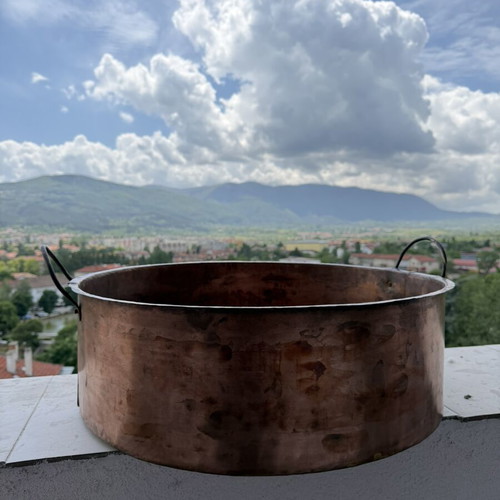 Large copper basin vintage style, used