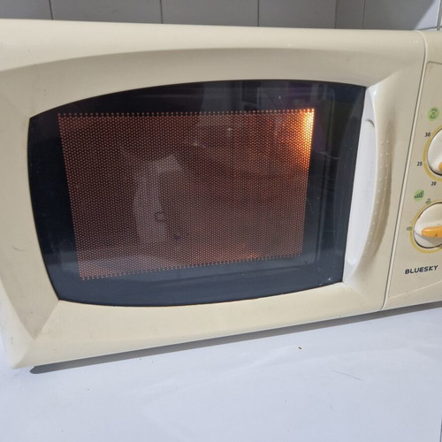 Bluesky microwave oven used, not heating
