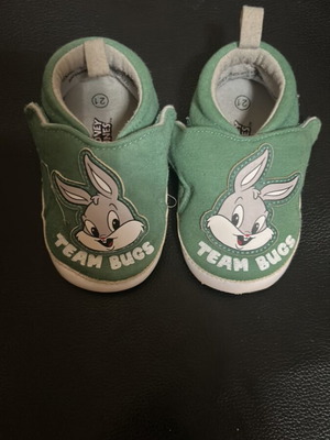 Shoes used size 21