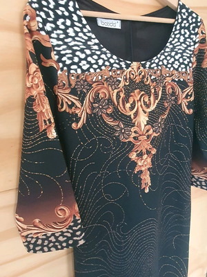 Batida dress new, size 4 (M/L)