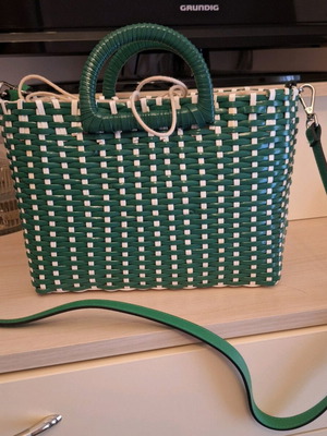 Zara ψάθινη τσάντα crossbody πράσινη σαν καινούργια