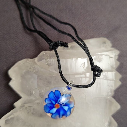 Murano necklace new, blue