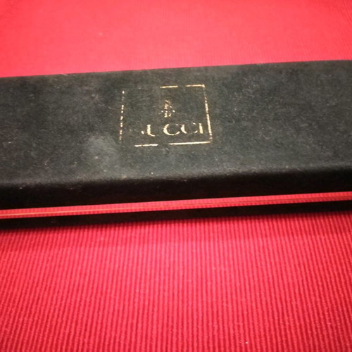 Gucci lacquer pen used, brown color