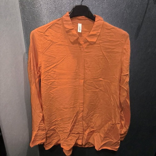 Soyaconcept shirt orange new, size S-M
