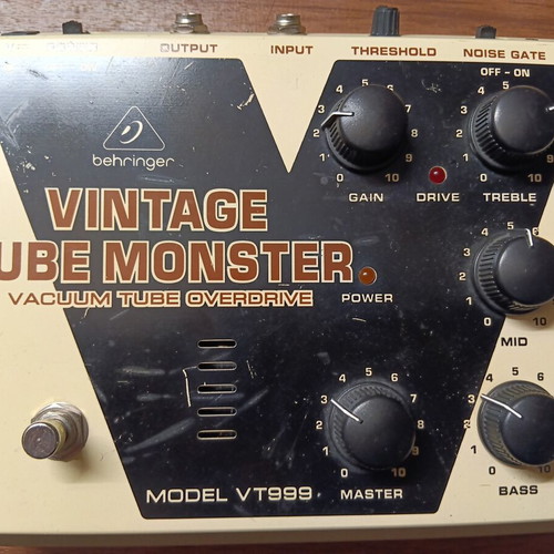 Behringer VT999 used, vintage tube monster overdrive pedal
