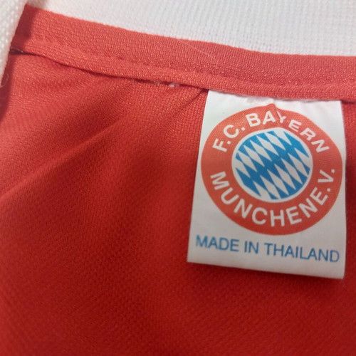 Bayern jersey size XL, like new, official replica