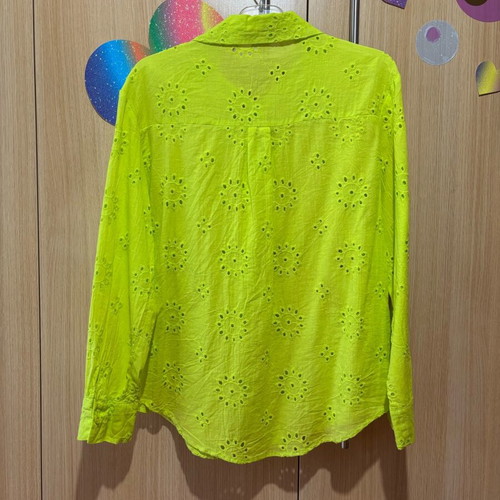 Kipour shirt like new in light green color