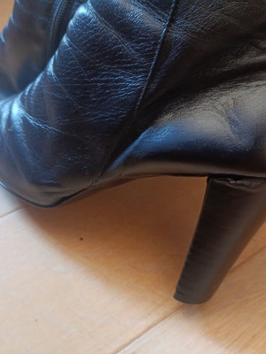 Zara boots black size 40 like new