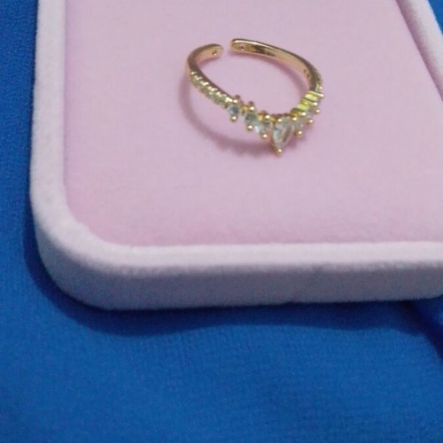 Gold-plated adjustable ring with zirconia new in gift box