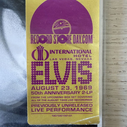 Elvis LP record like new
