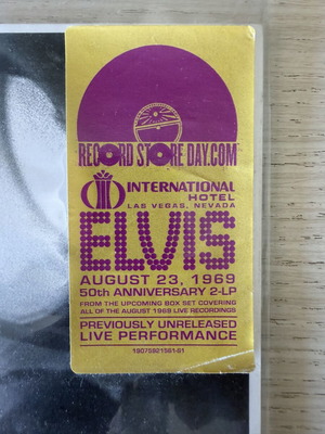 Elvis LP record like new