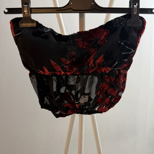 Strapless Top mya collection medium large, like new, black and red