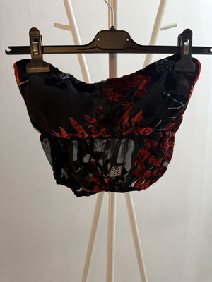 Strapless Top mya collection medium large, like new, black and red