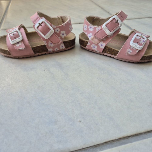 Garvalin sandals size 21 pink with white daisies like new