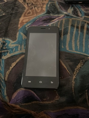 Vero N402 smartphone μεταχειρισμένο, μαύρο, Android, μέχρι 7.9 MP κάμερα