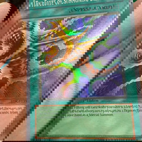 YU-GI-OH The flute of Summoning Dragon SDK-E039 1st edition  gold card