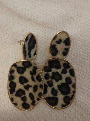 Zara earrings like new, black and gold