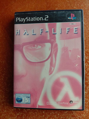 Half Life PlayStation 2 game like new, complete