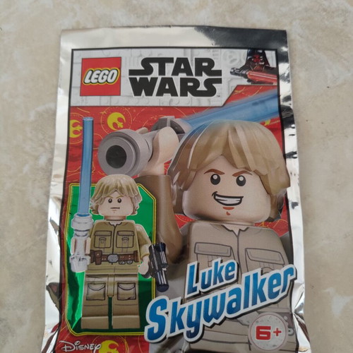 Lego Star Wars Luke Skywalker foil pack new and sealed