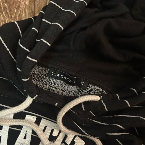 H&M sweatshirt like new, size XS, black and white