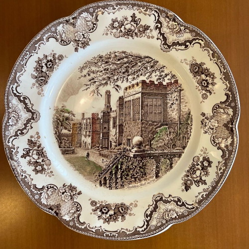 Old Britain Castles Johnson Brothers 72-piece dinnerware set like new